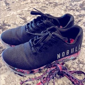 NO BULL Women’s Trainers.